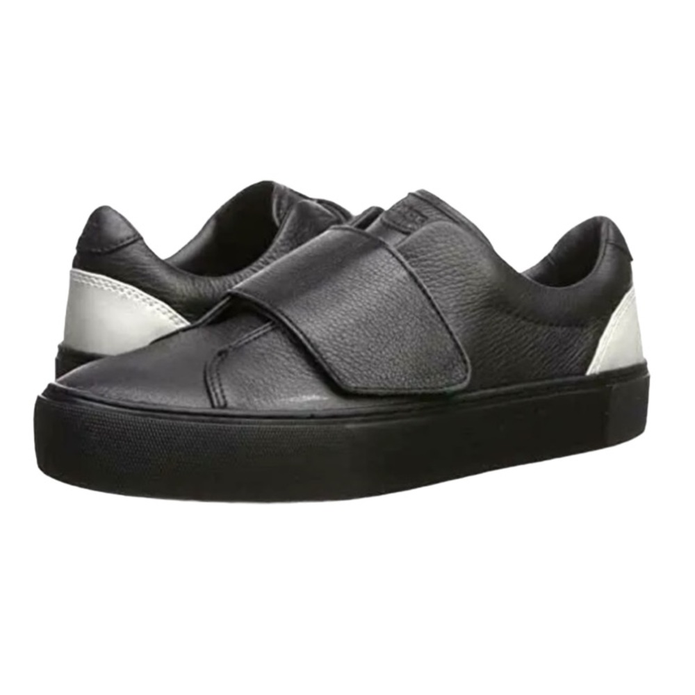 🎯UGG Neri Leather Sneaker Black Size 6